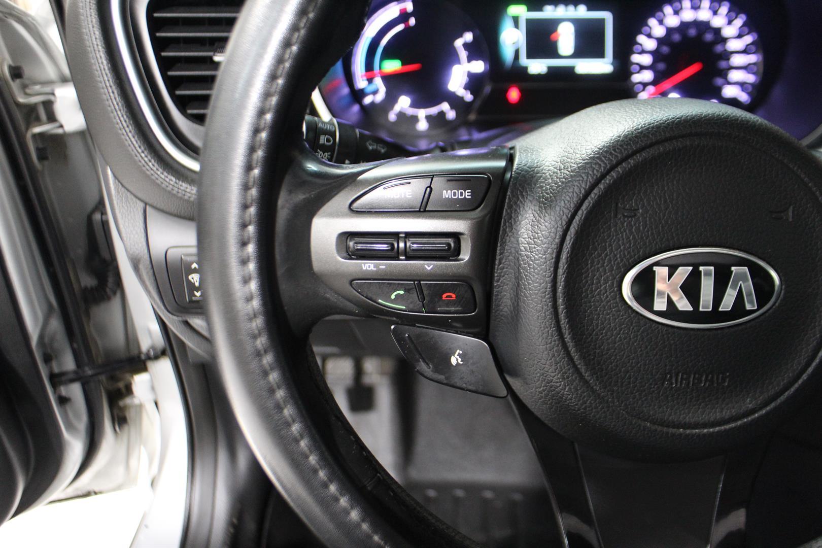 Kia Optima Hybride 2015 - Image 17