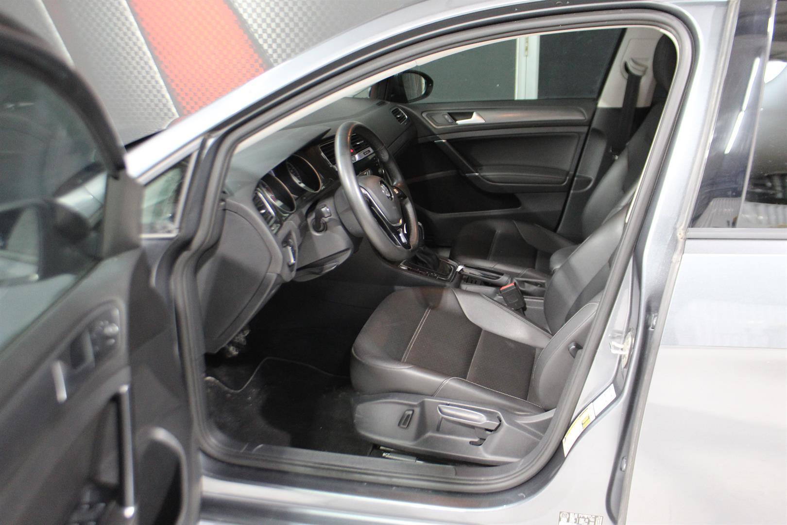 Volkswagen Golf 2021 - Image 11