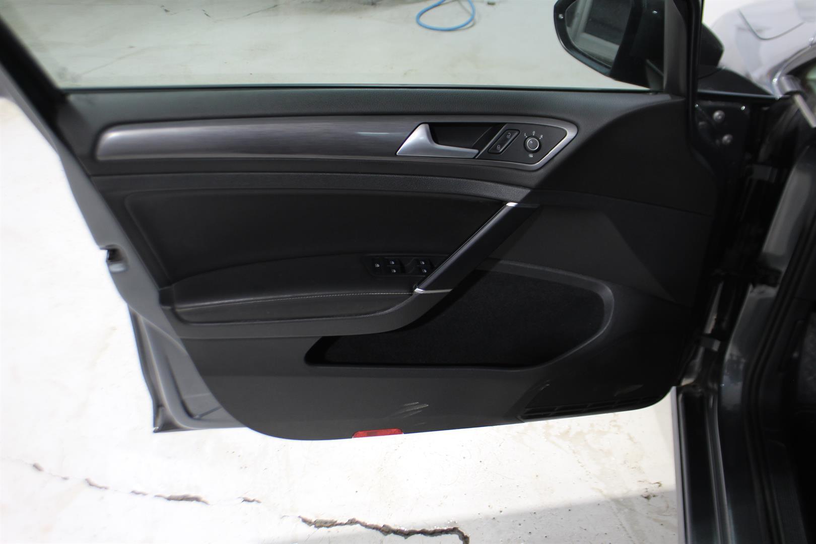 Volkswagen Golf 2021 - Image 10