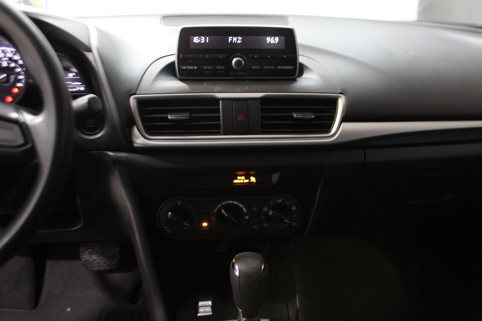 Mazda Mazda3 2018 - Image 15