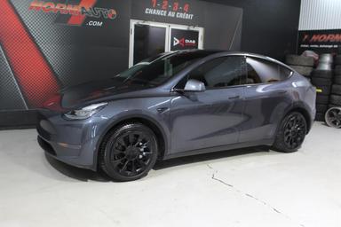Tesla Model Y 2021 - Thumbnail 2