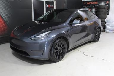 Tesla Model Y 2021 - Thumbnail 3