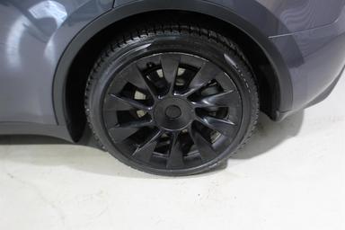 Tesla Model Y 2021 - Thumbnail 7
