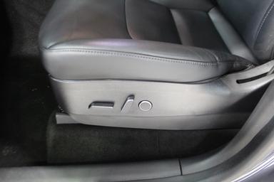 Tesla Model Y 2021 - Thumbnail 10