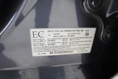 Tesla Model Y 2021 - Thumbnail 21