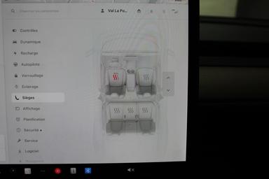 Tesla Model Y 2021 - Thumbnail 15