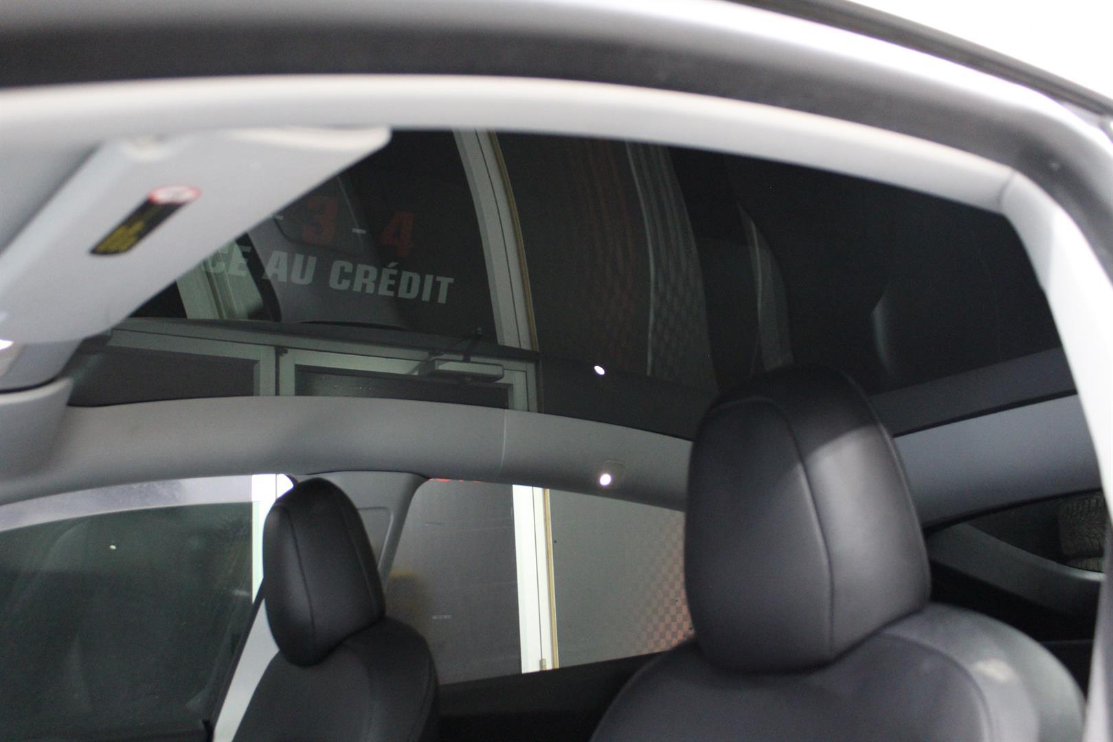 Tesla Model Y 2021 - Image 12