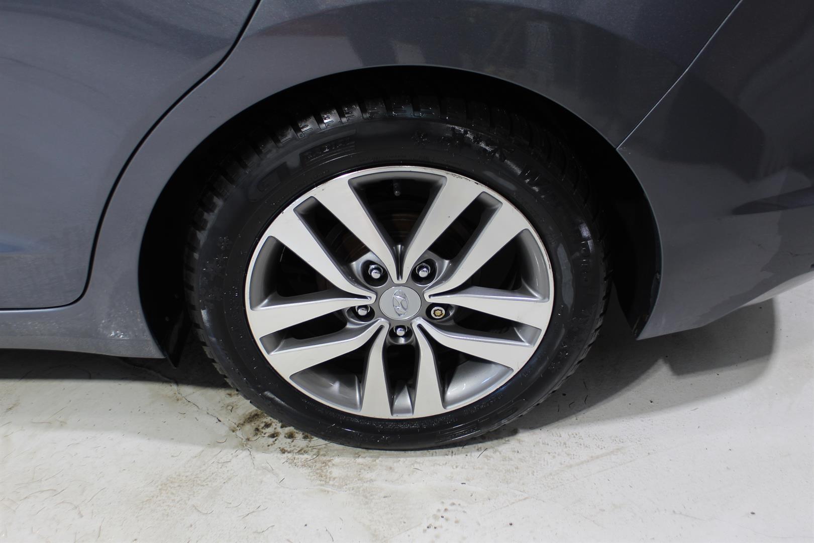 Hyundai Elantra 2019 - Image 8