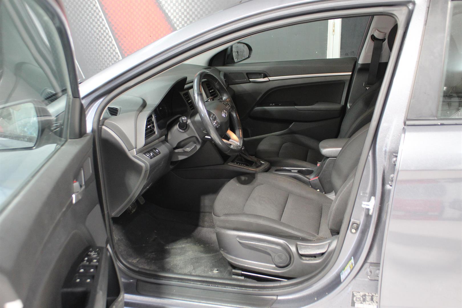 Hyundai Elantra 2019 - Image 10