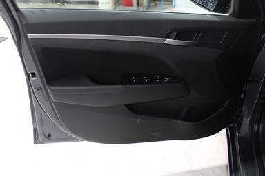 Hyundai Elantra 2019 - Thumbnail 9