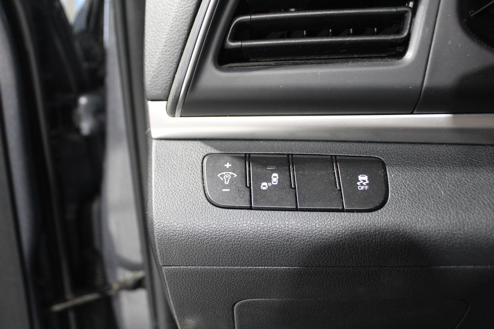 Hyundai Elantra 2019 - Image 11