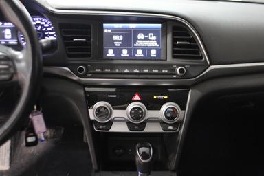 Hyundai Elantra 2019 - Thumbnail 17