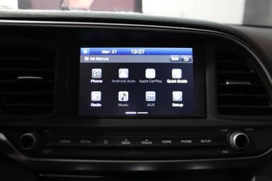 Hyundai Elantra 2019 - Thumbnail 20