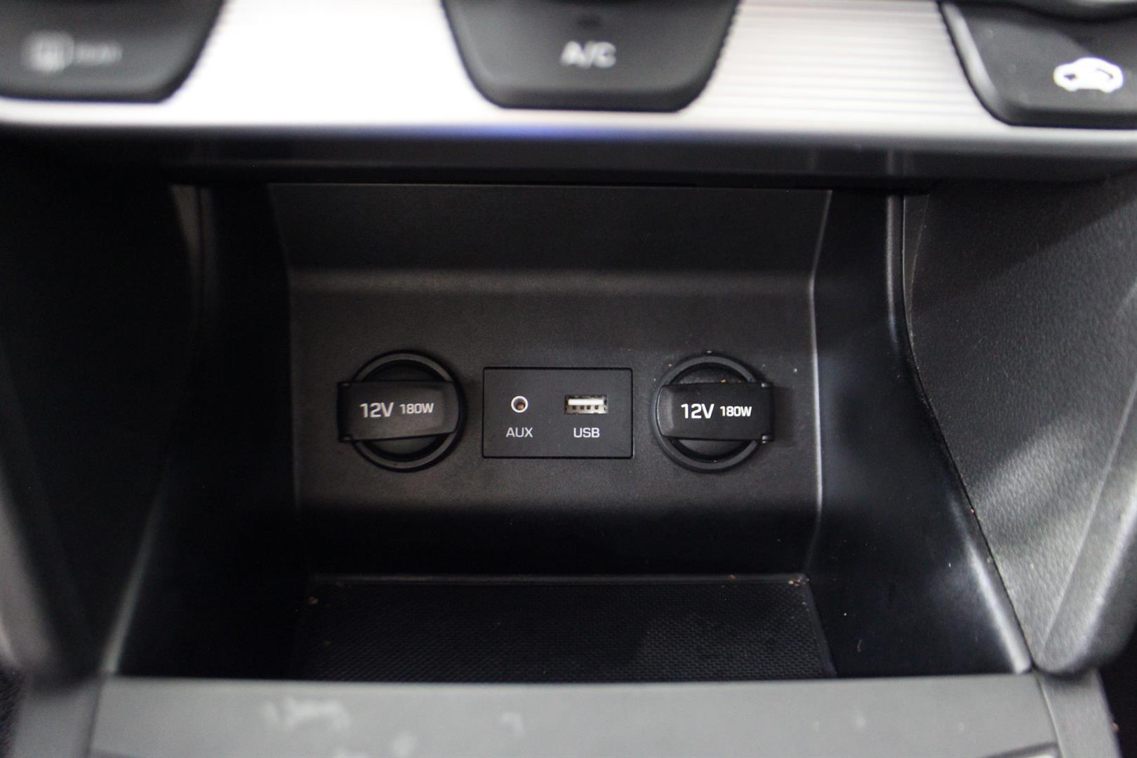 Hyundai Elantra 2019 - Image 22