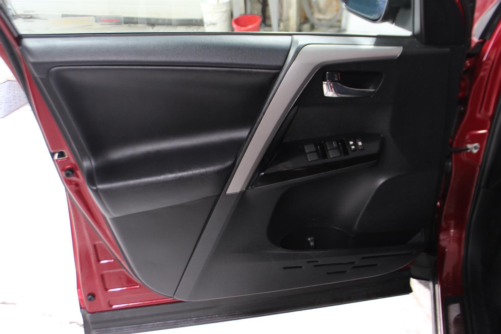 Toyota RAV4 2018 - Image 10