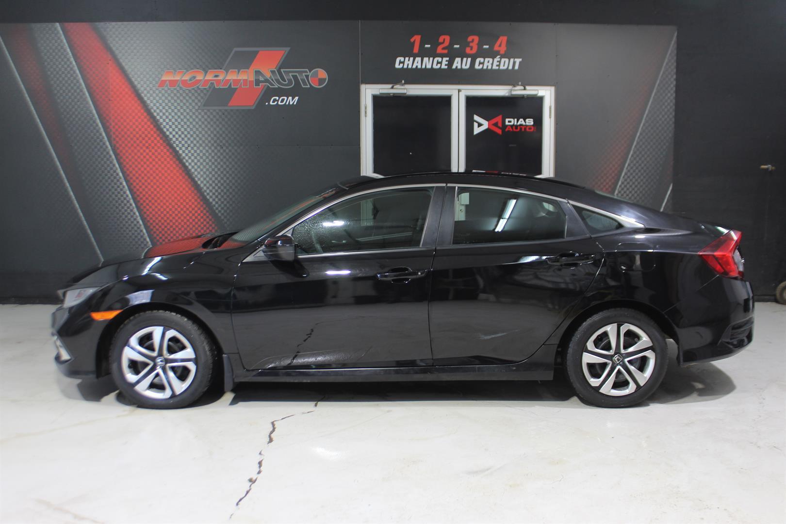 Honda Civic Sedan 2019 - Image 1