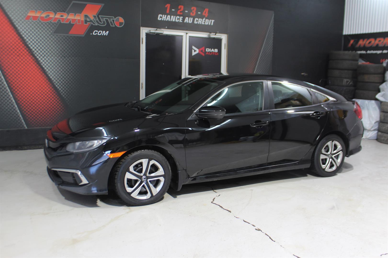 Honda Civic Sedan 2019 - Image 2