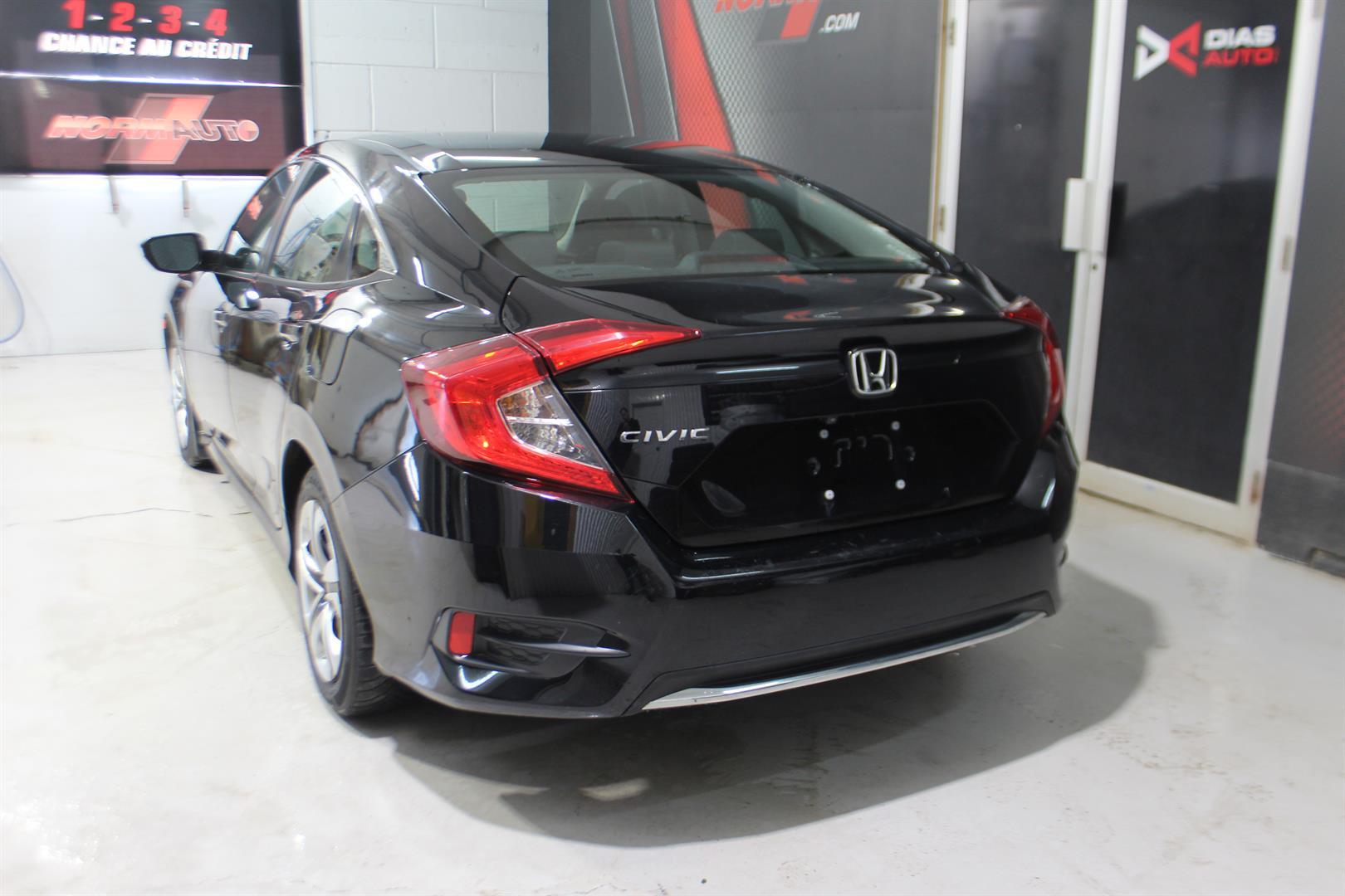 Honda Civic Sedan 2019 - Image 8