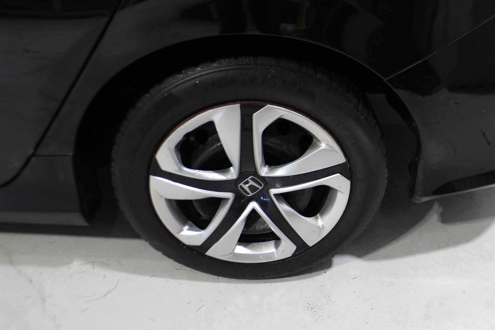 Honda Civic Sedan 2019 - Image 9