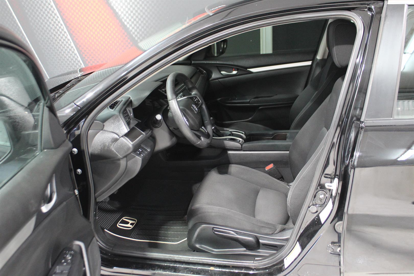 Honda Civic Sedan 2019 - Image 11