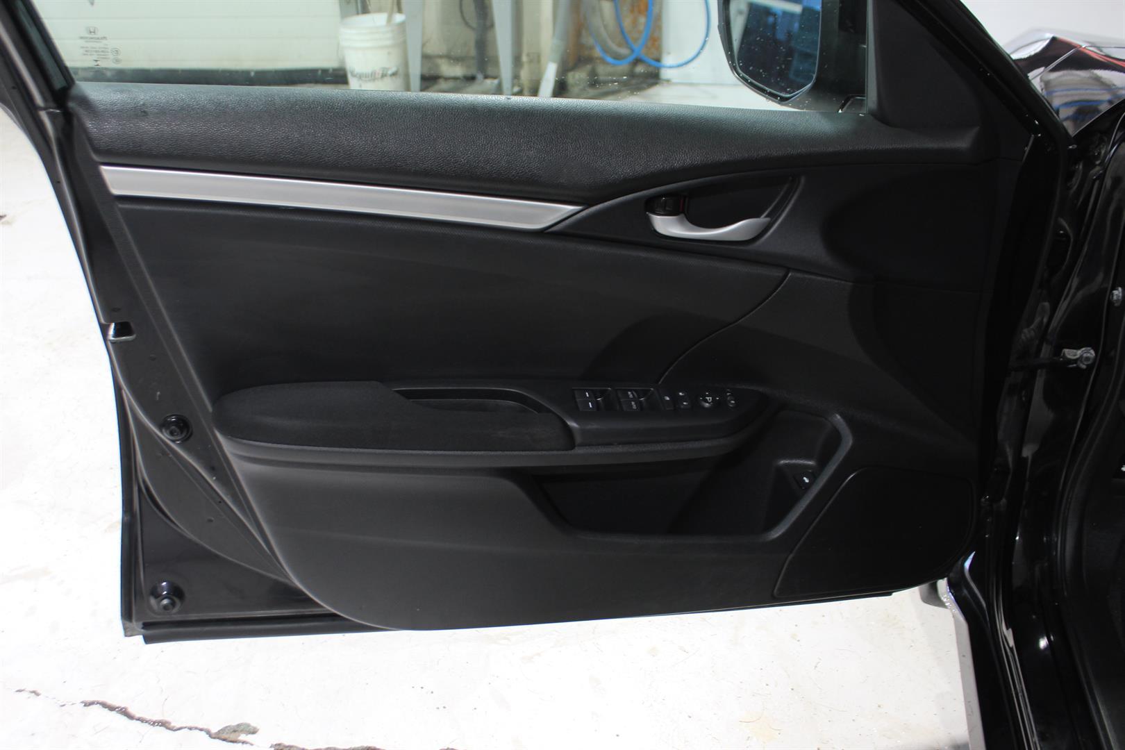 Honda Civic Sedan 2019 - Image 10