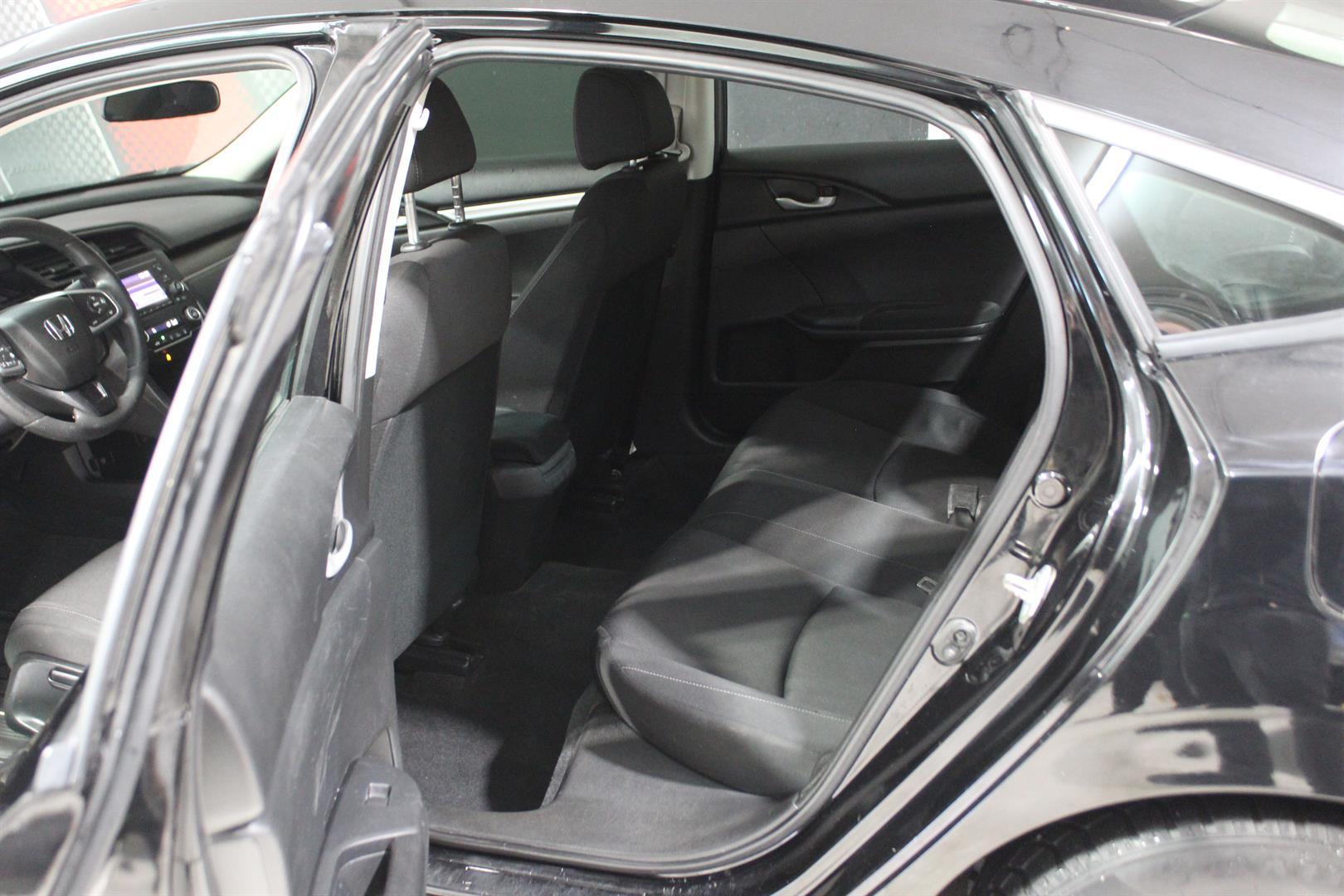 Honda Civic Sedan 2019 - Image 25