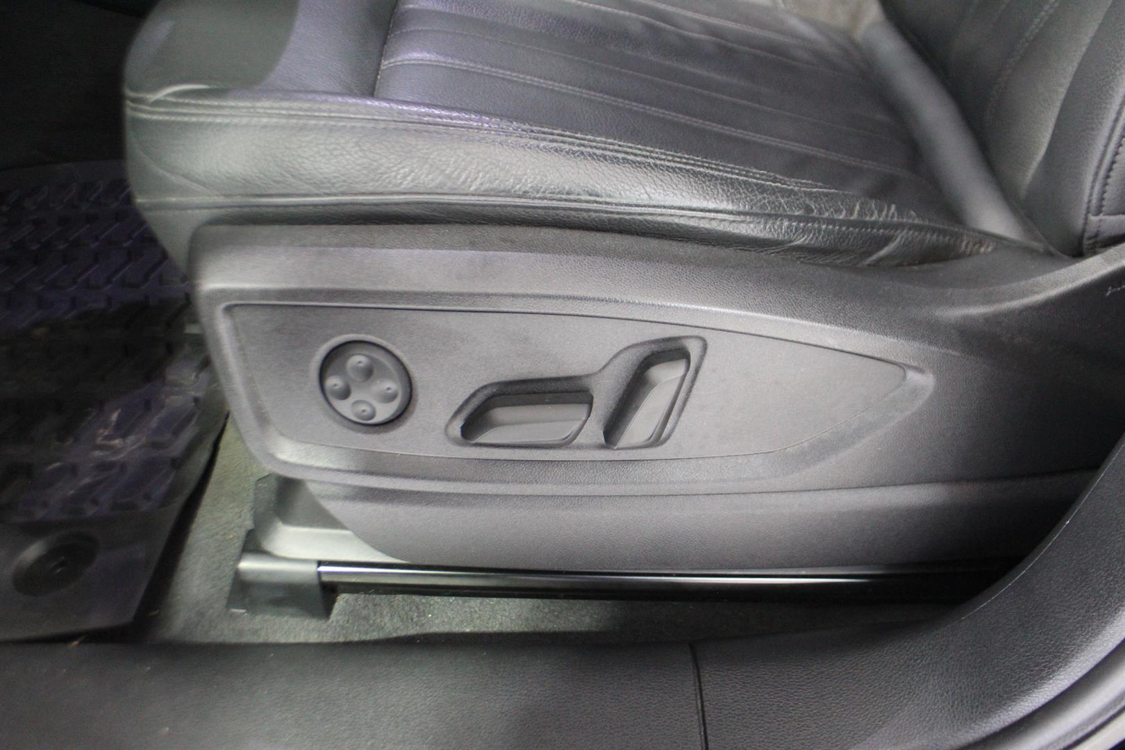 Audi Q5 2018 - Image 11