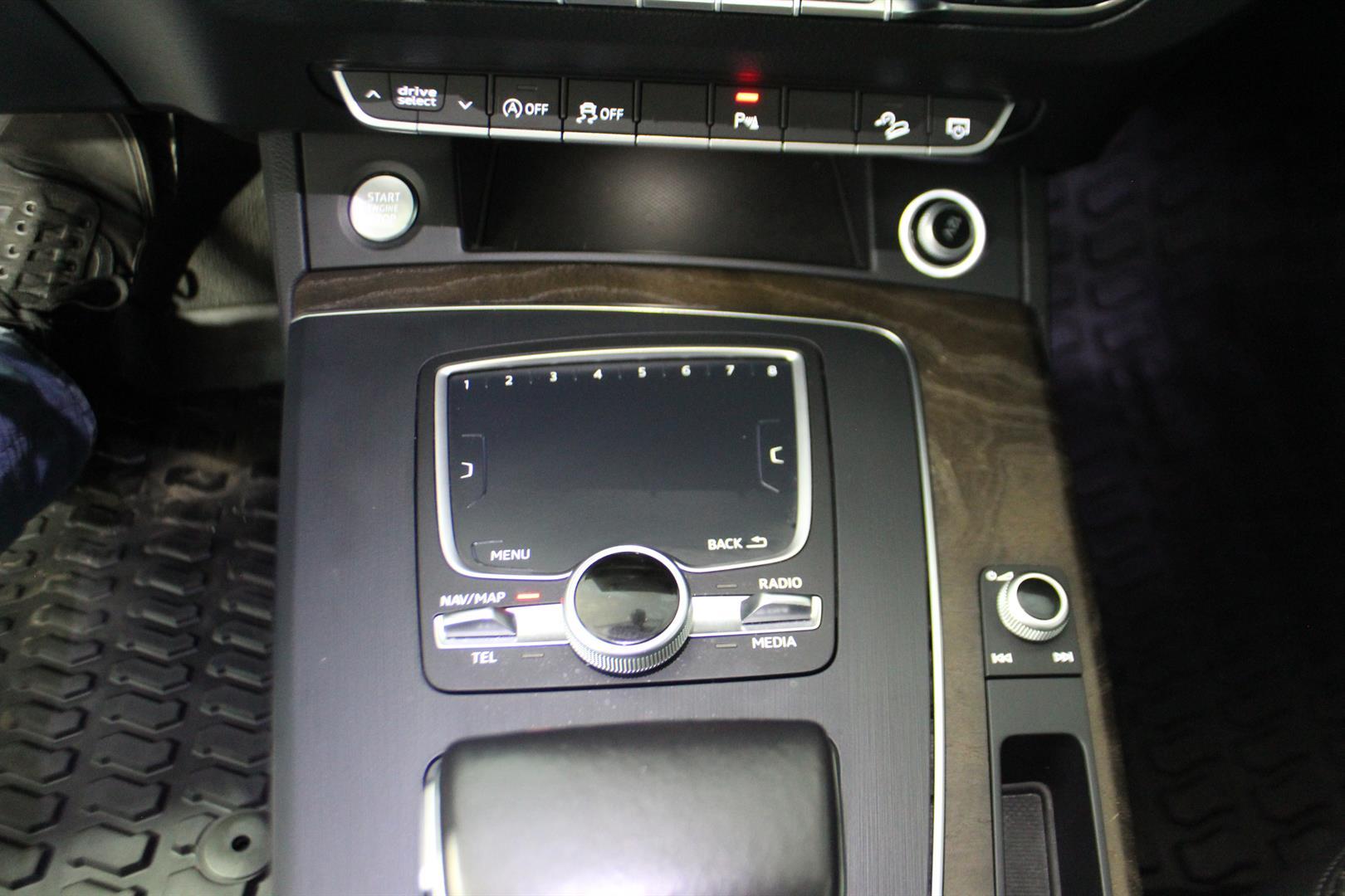 Audi Q5 2018 - Image 24