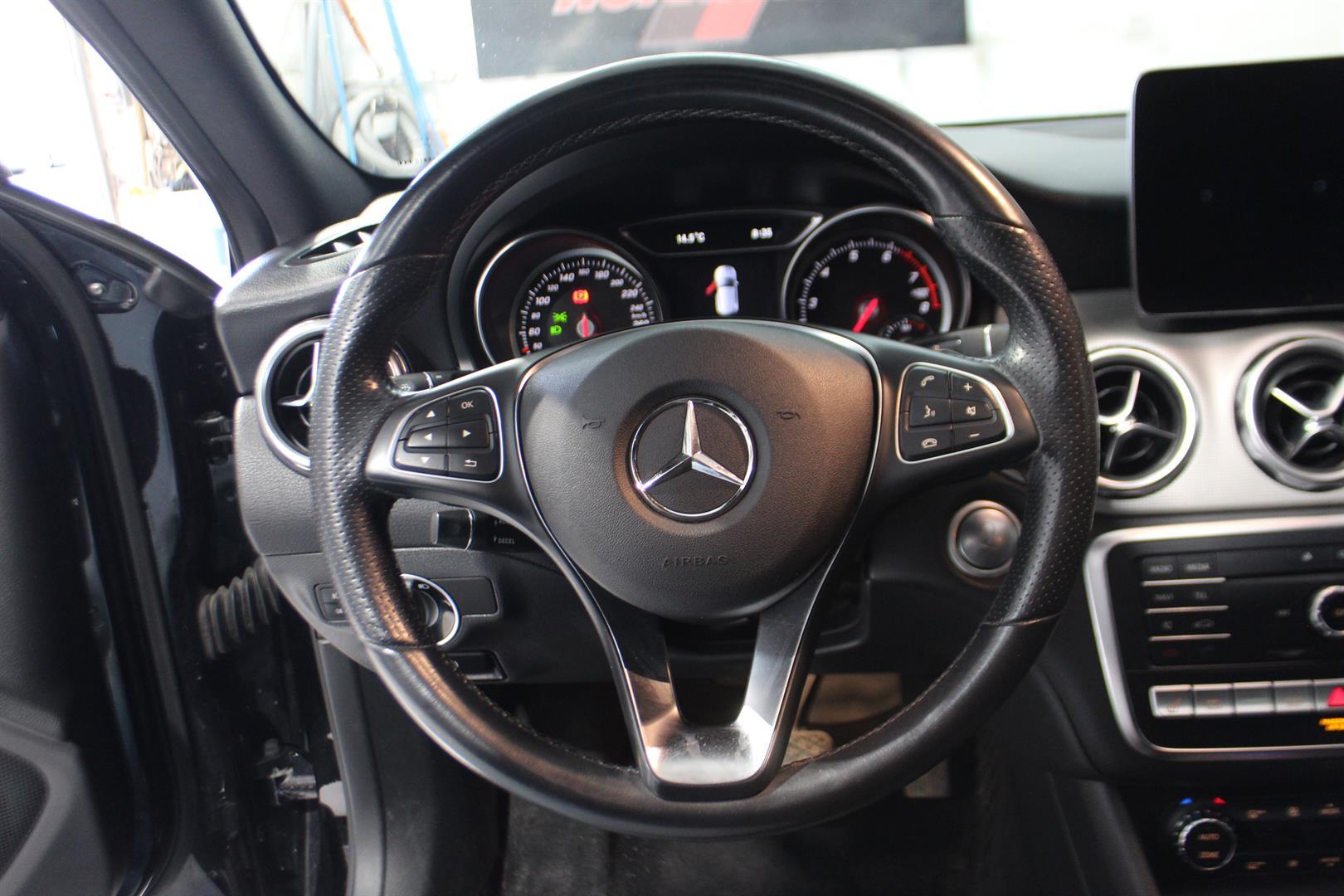 Mercedes-benz GLA 2019 - Image 15