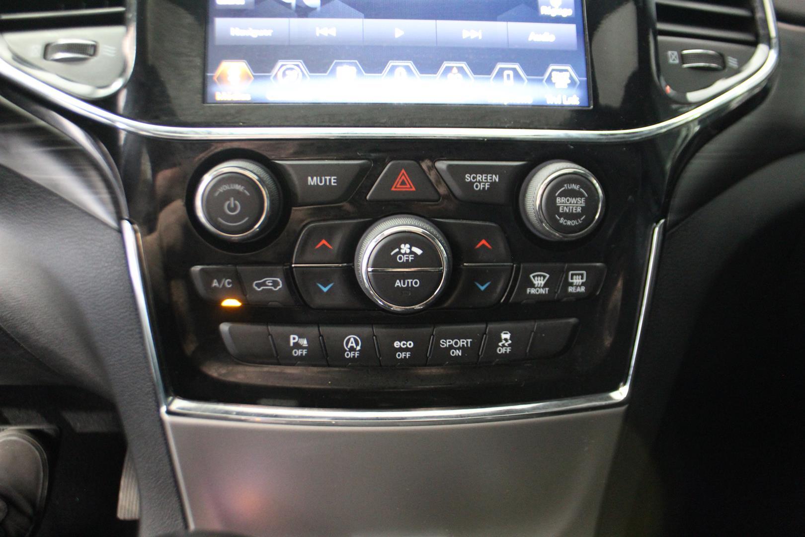 Jeep Grand Cherokee 2019 - Image 24