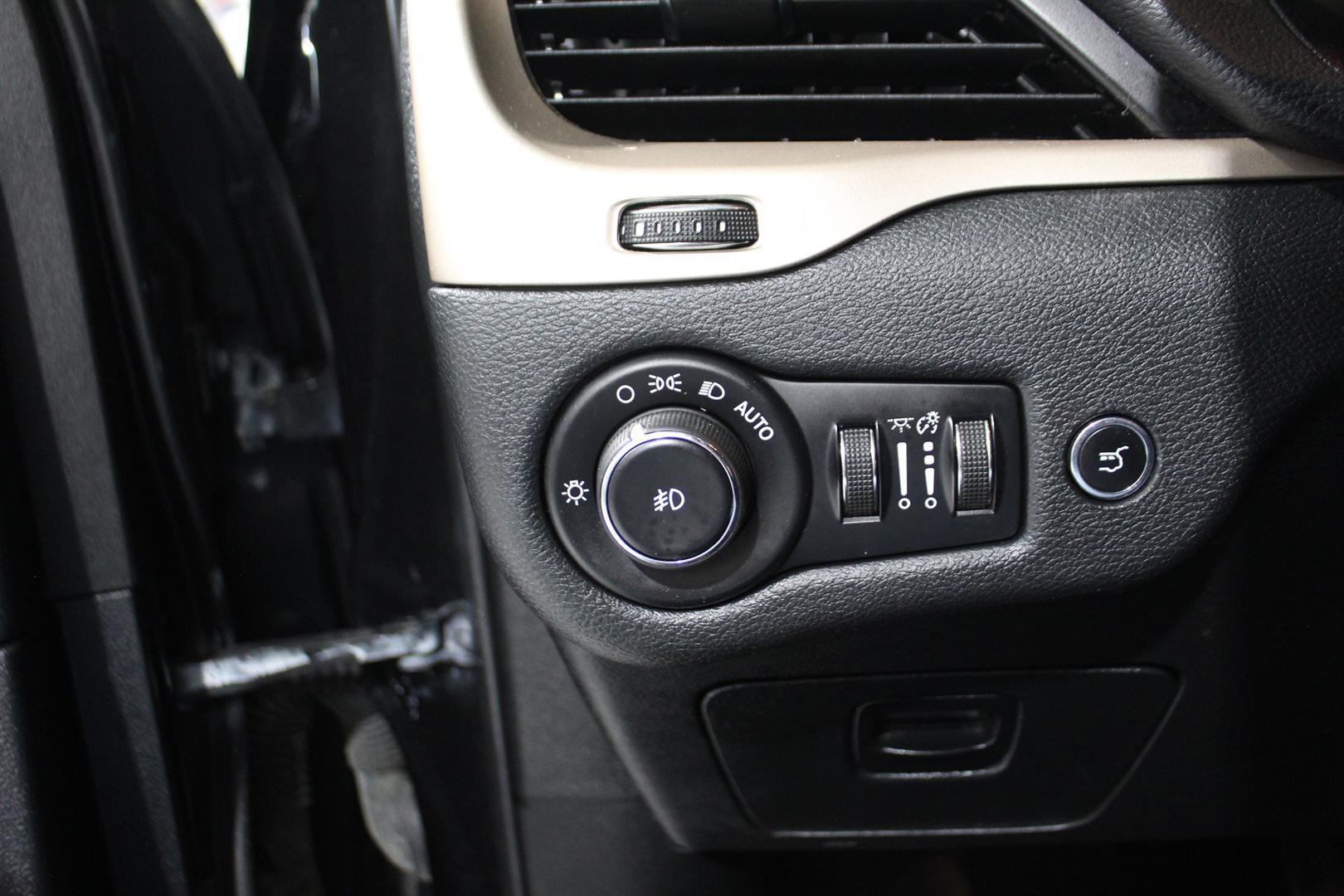 Jeep Cherokee 2016 - Image 10