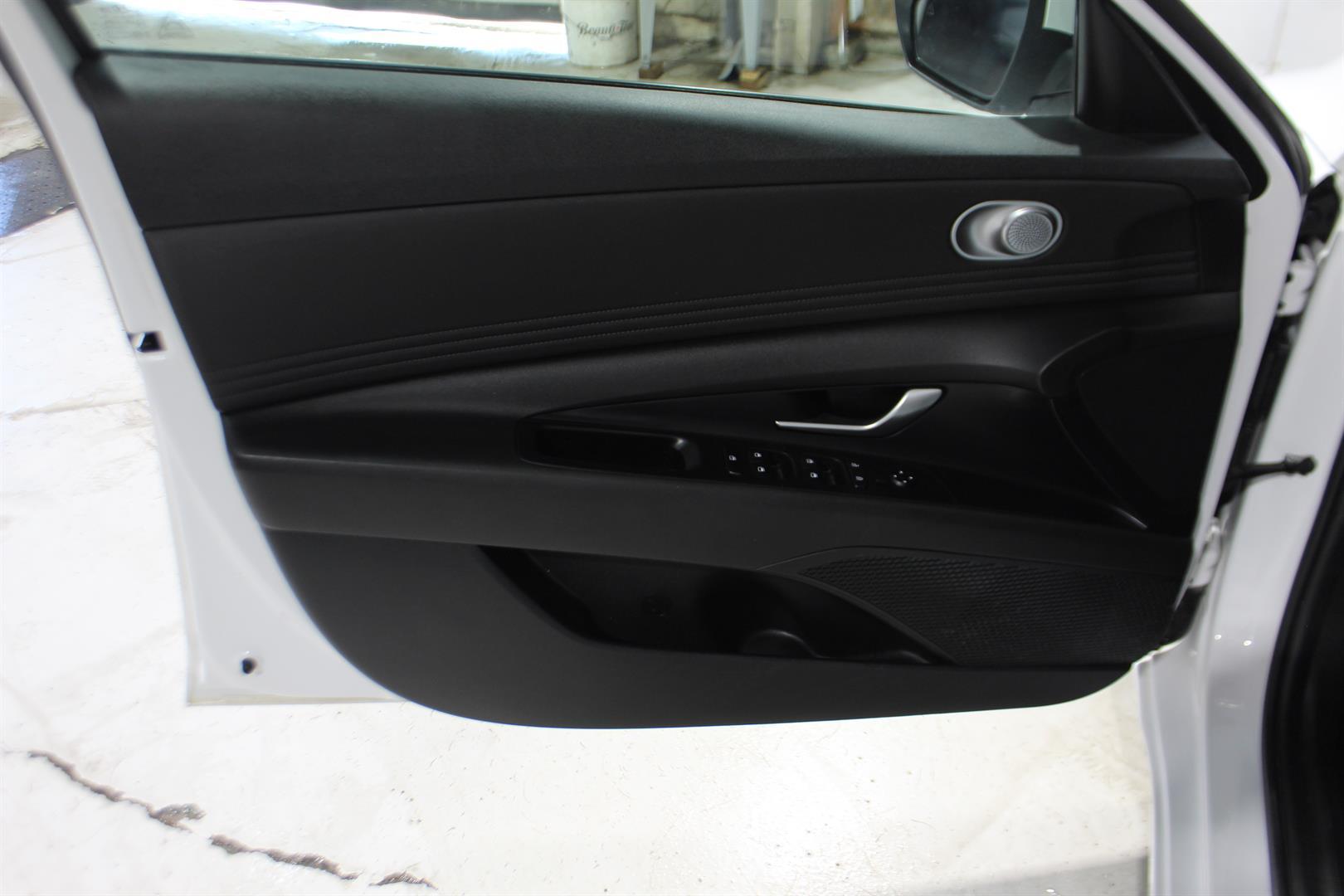 Hyundai Elantra 2021 - Image 8