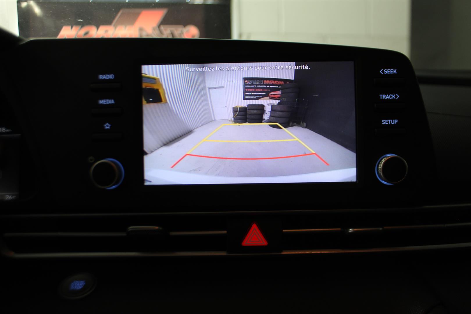 Hyundai Elantra 2021 - Image 18