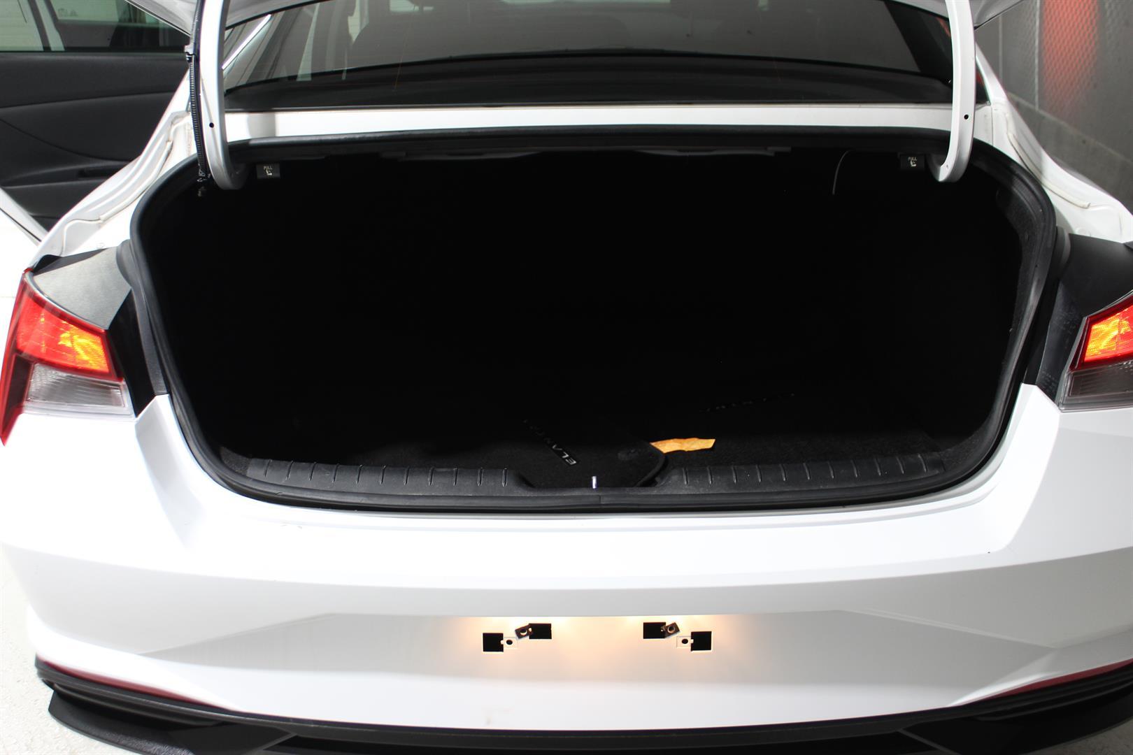 Hyundai Elantra 2021 - Image 25