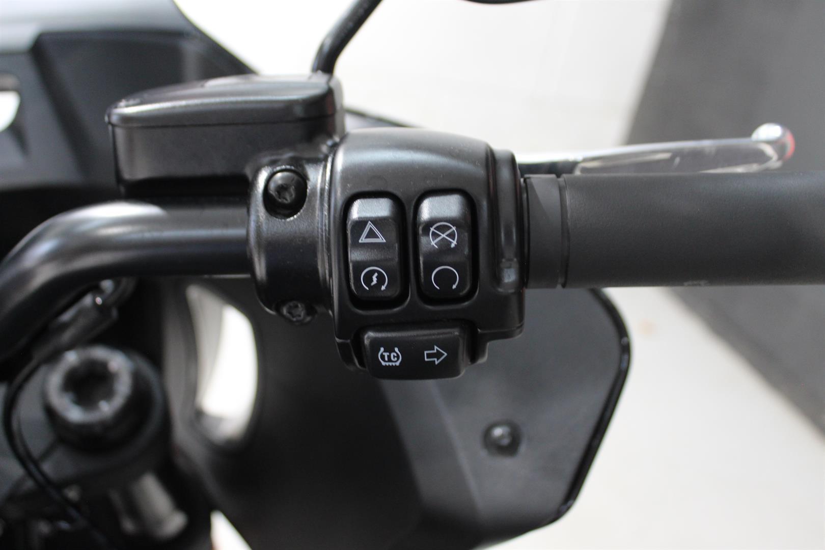 Harley Davidson FXST 2024 - Image 9