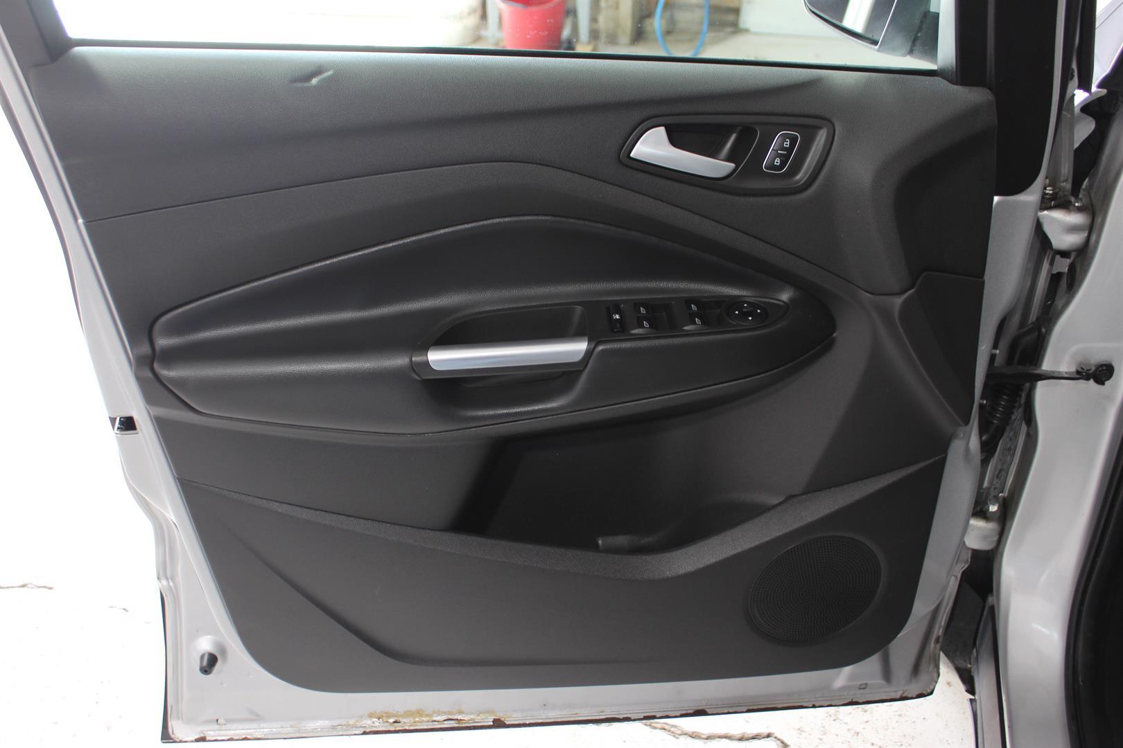 Ford Escape 2018 - Image 10