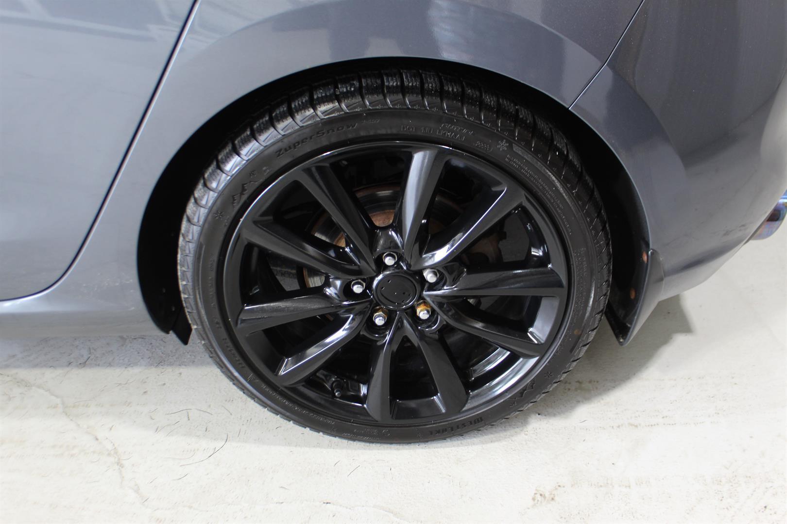 Hyundai Elantra Gt 2018 - Image 9