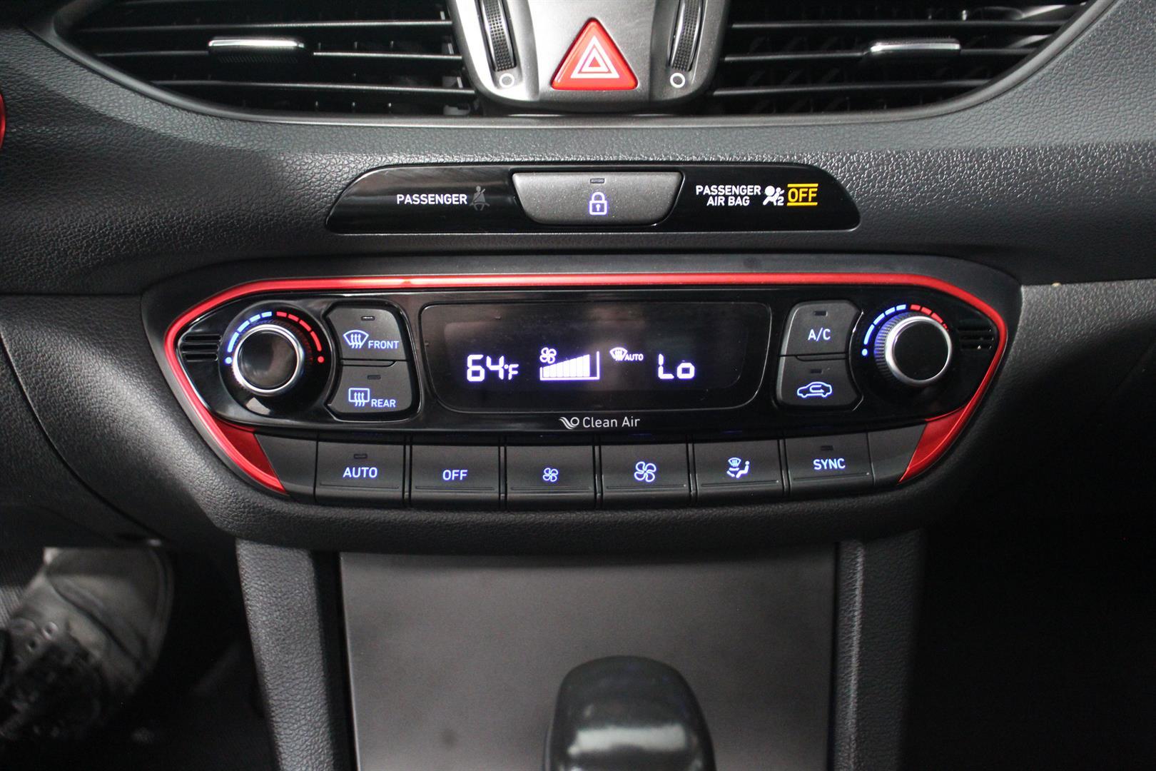 Hyundai Elantra Gt 2018 - Image 24