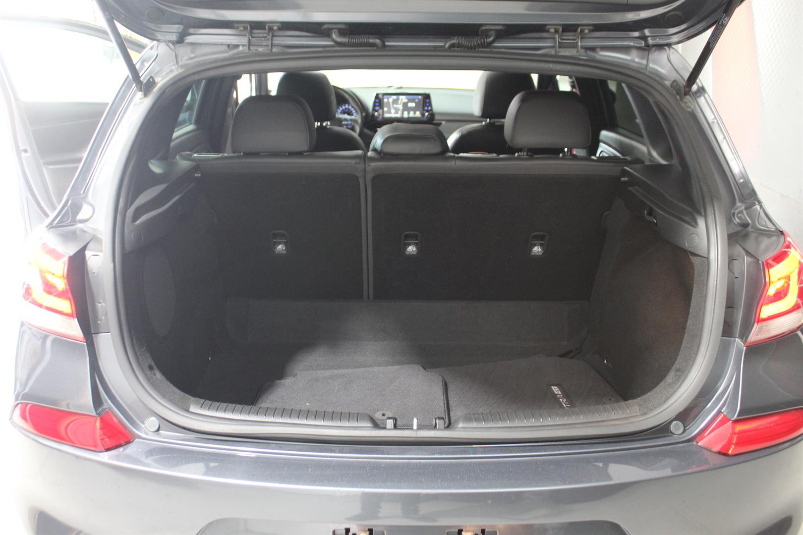 Hyundai Elantra Gt 2018 - Image 31