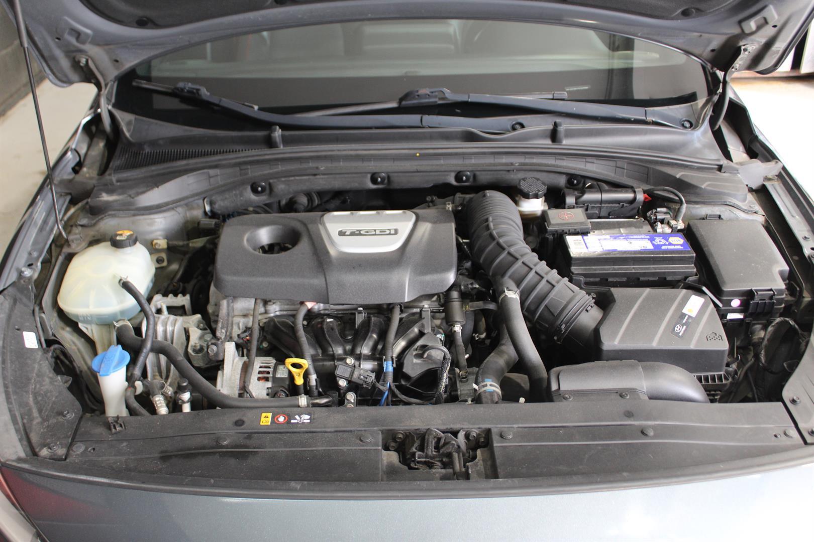 Hyundai Elantra Gt 2018 - Image 32