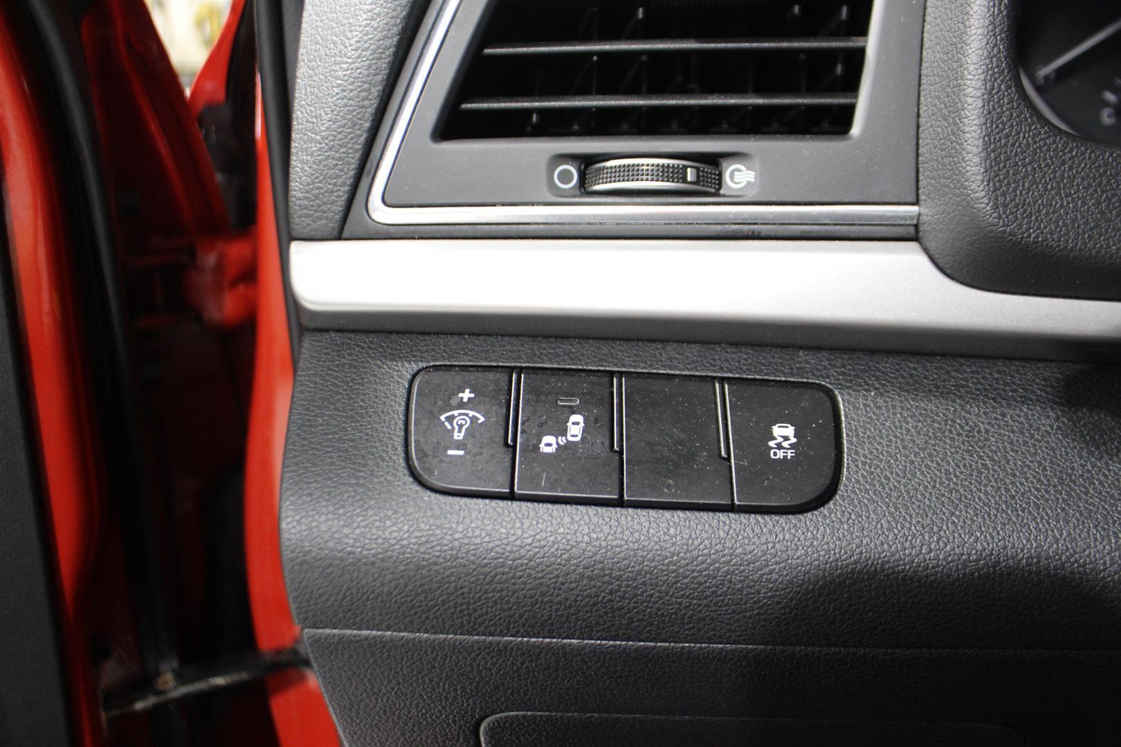 Hyundai Elantra 2018 - Image 12