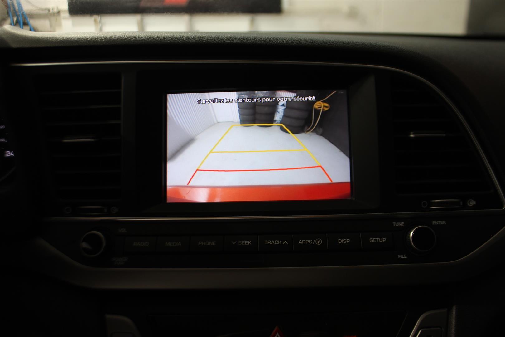 Hyundai Elantra 2018 - Image 20