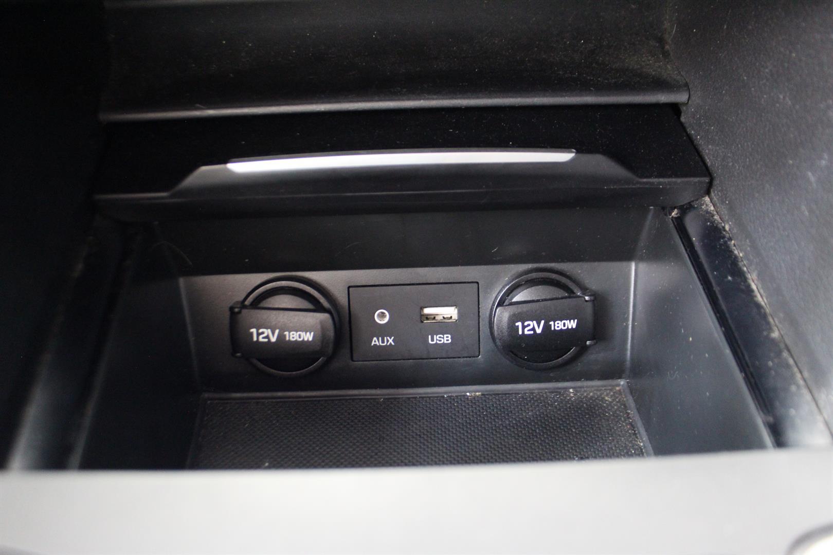 Hyundai Elantra 2018 - Image 22