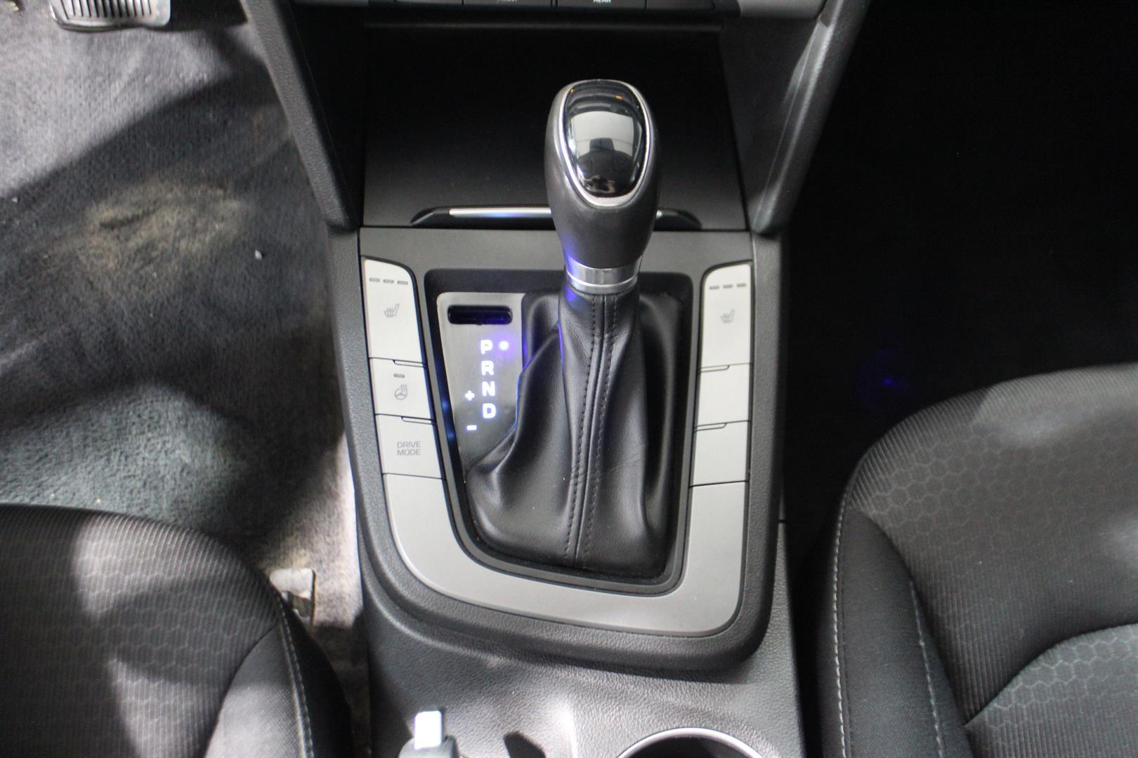 Hyundai Elantra 2018 - Image 23