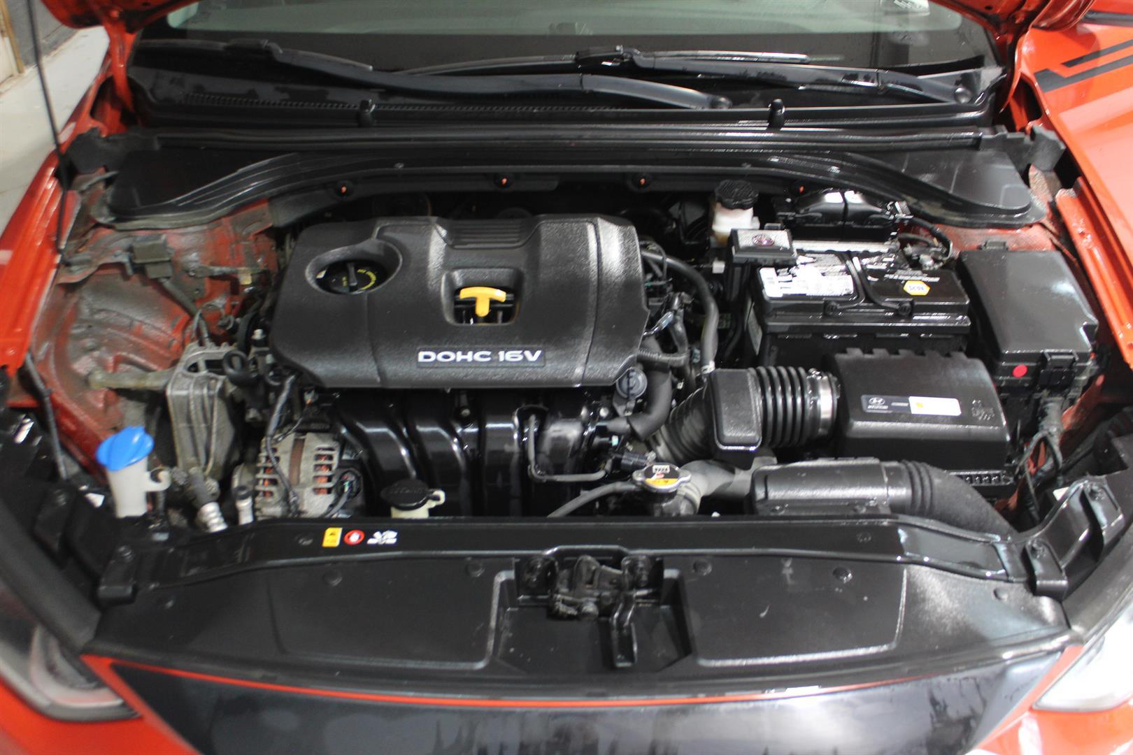 Hyundai Elantra 2018 - Image 27