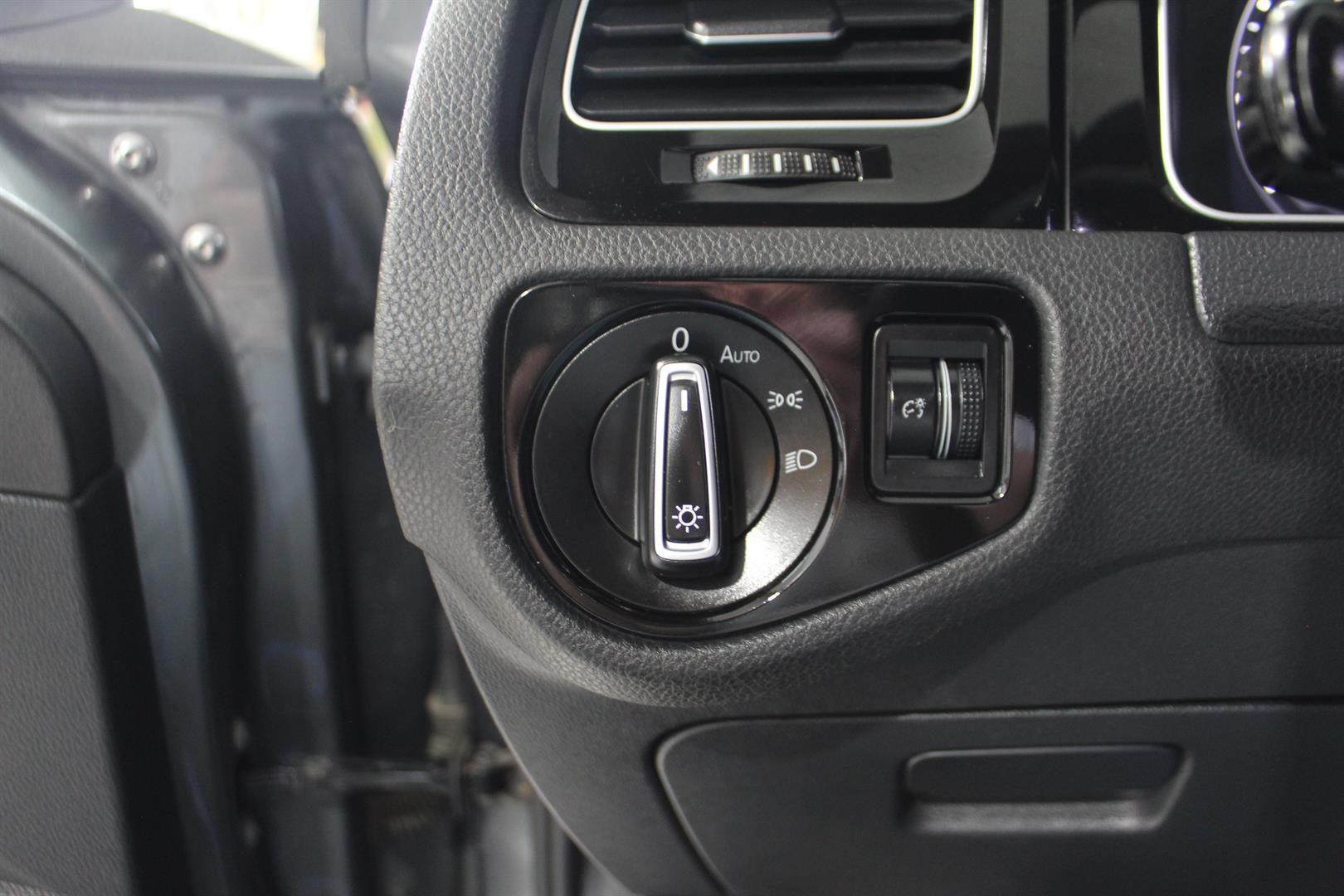 Volkswagen Golf R 2018 - Image 9