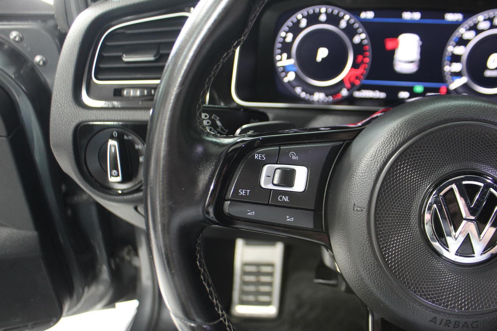 Volkswagen Golf R 2018 - Image 12