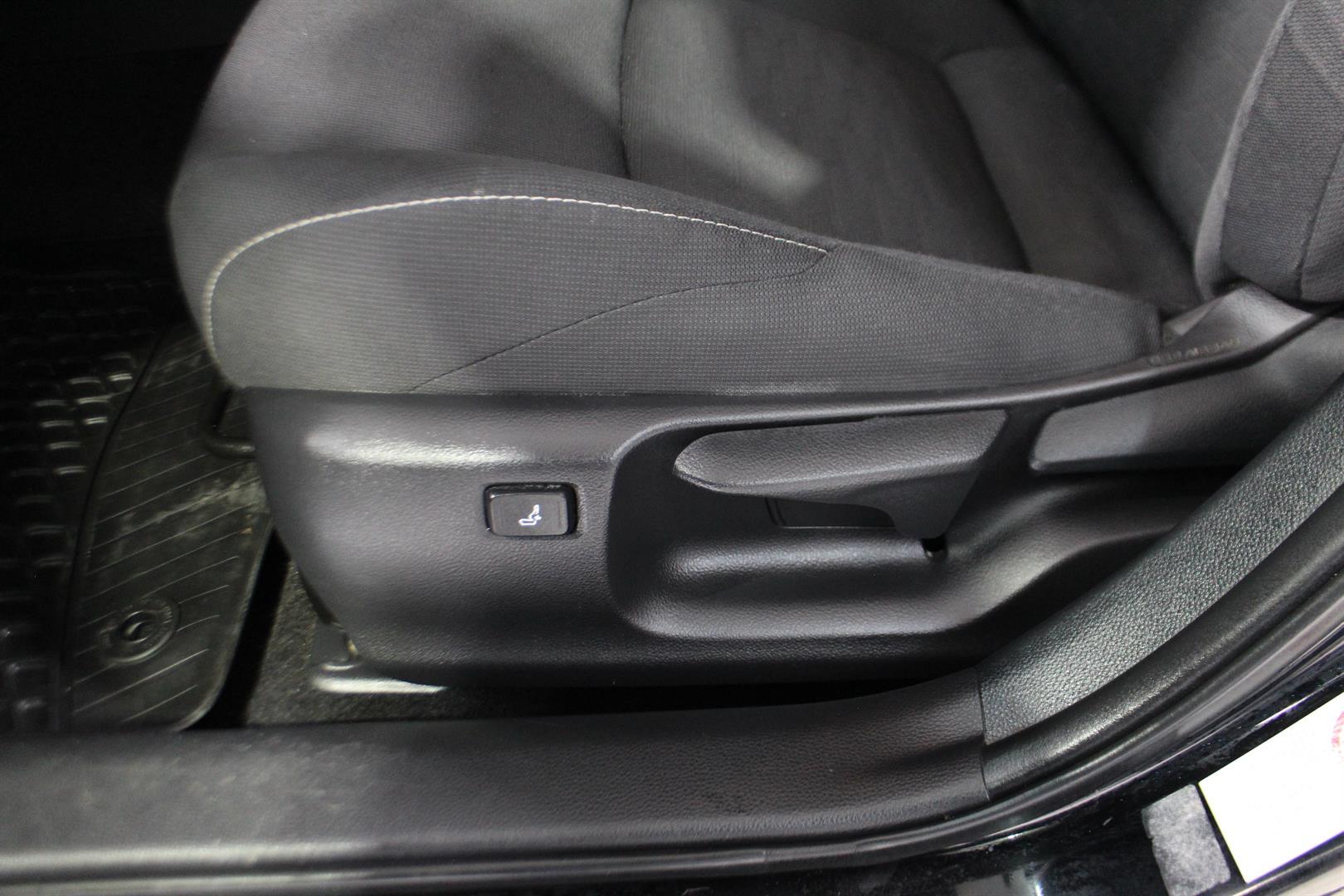 Toyota Corolla Hatchback 2019 - Image 12