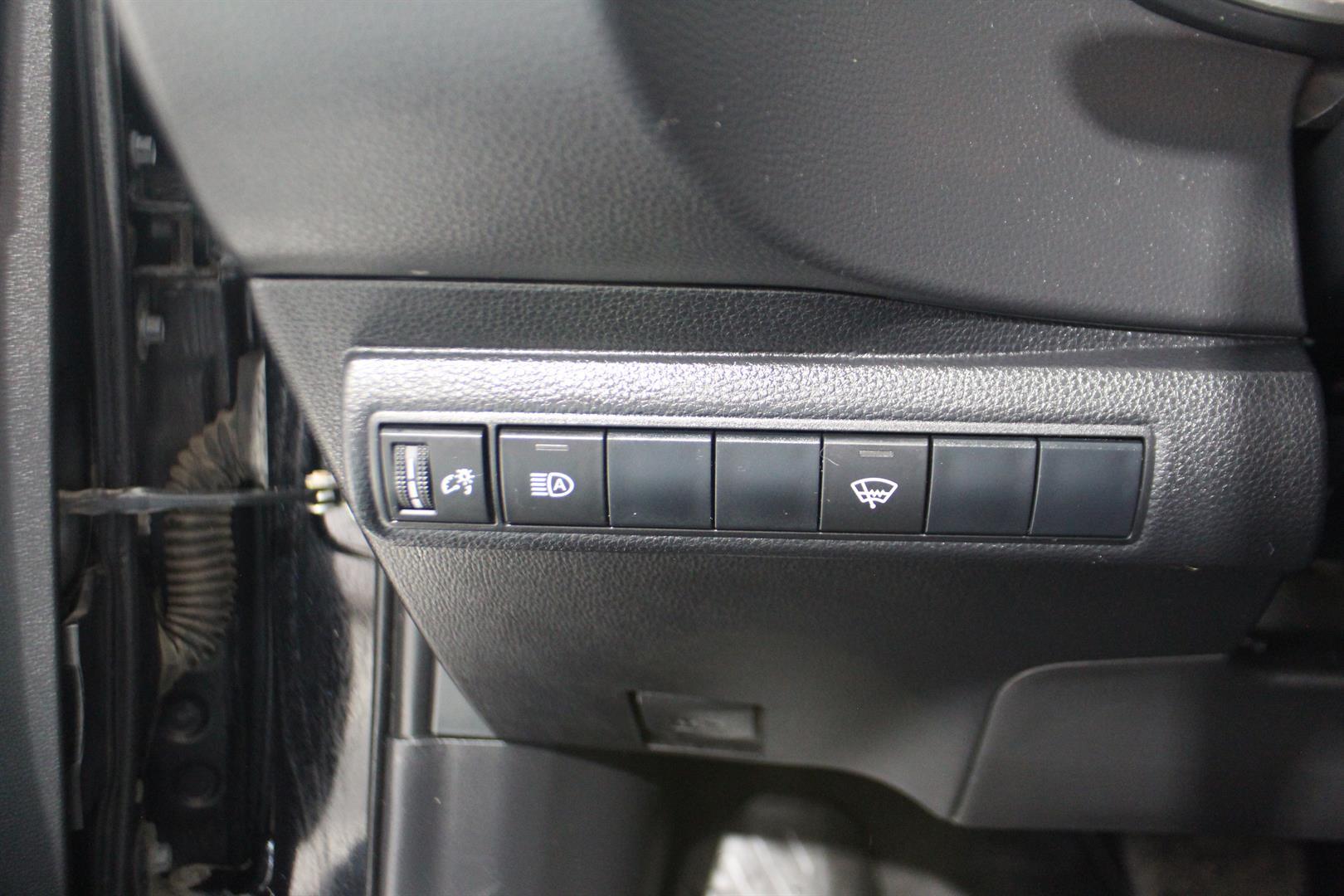 Toyota Corolla Hatchback 2019 - Image 13