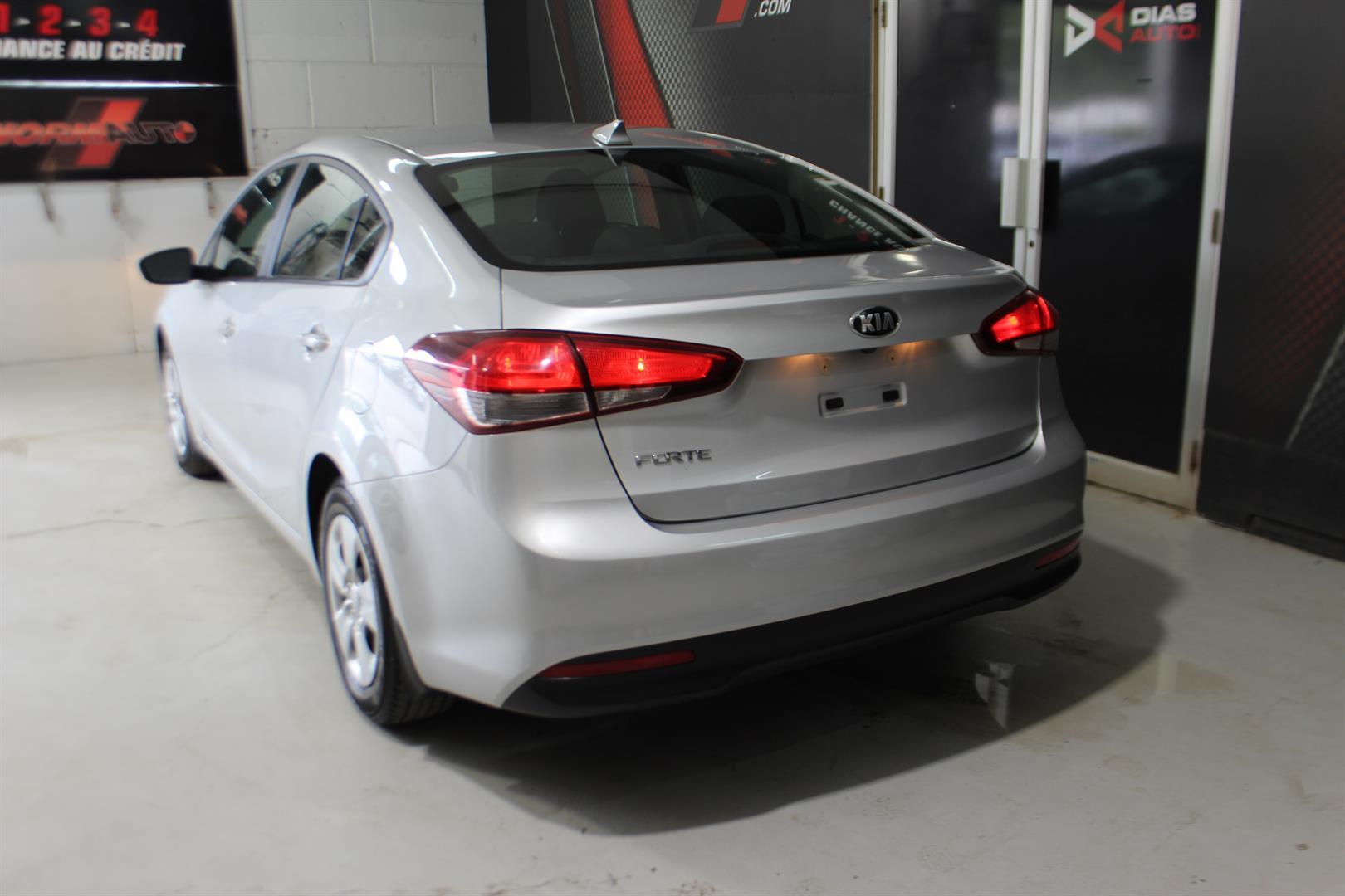 Kia Forte 2017 - Image 7